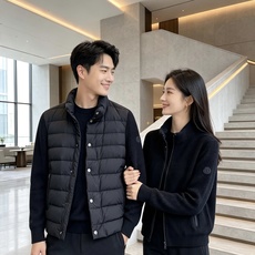 Moncler 蒙口 2026年秋冬新款羽绒服,针织拼接羽绒服采用新国标95白鸭绒,秋冬新品内搭神器!在国内羽绒黑色都是 Moncler 蒙口 2026年秋冬新款羽绒服,针织拼接羽绒服采用新国标95白鸭绒,秋冬新品内搭神器!在国内羽绒黑色都是