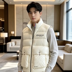 Moncler 蒙口🆕🆕🆕 26年冬季新款羽绒马甲 立领羽绒马甲,原版订制五金配件,采用顶级90白鸭绒超柔软,上身效果超 Moncler 蒙口🆕🆕🆕 26年冬季新款羽绒马甲 立领羽绒马甲,原版订制五金配件,采用顶级90白鸭绒超柔软,上身效果超