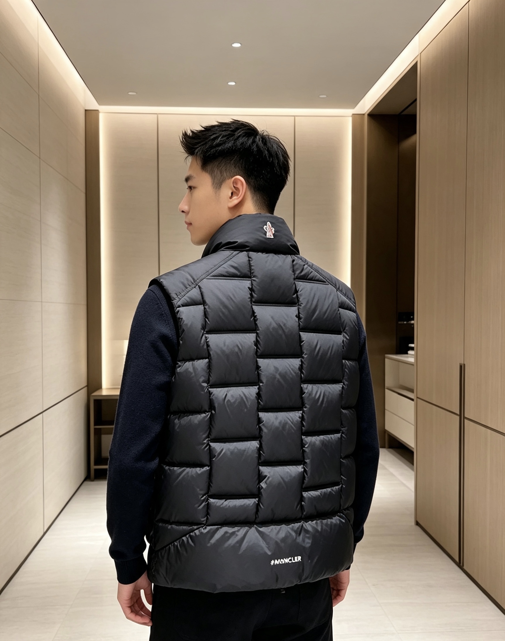 Moncler 蒙口🆕🆕🆕 26年冬季新款羽绒马甲 立领羽绒马甲，原版订制五金配件，采用顶级90白鸭绒超柔软，上身效果超