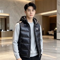 特级羽绒⬆️Moncler Bormes(贸易公司渠道订单)男士连帽羽绒马甲.连帽可脱卸.可变立领马甲.不讲面料/不讲五 特级羽绒⬆️Moncler Bormes(贸易公司渠道订单)男士连帽羽绒马甲.连帽可脱卸.可变立领马甲.不讲面料/不讲五