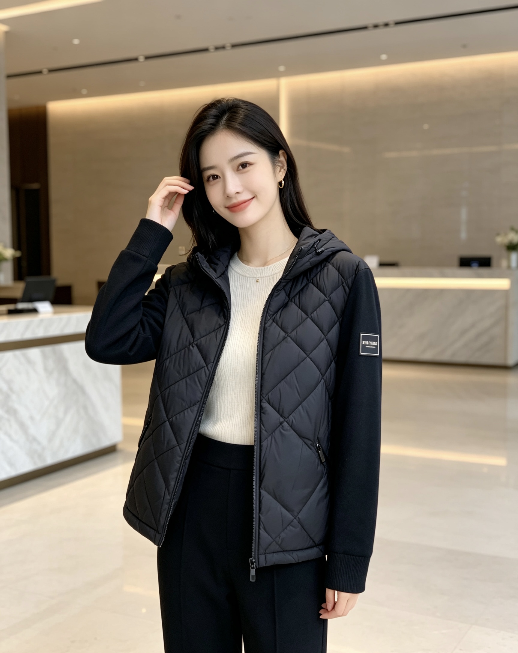 Burberry 巴宝莉 2026秋冬轻熟风菱格连帽羽绒服，菱形分格充绒，上身轻盈蓬松不压身；衣身羽绒面料搭配针织拼接衣
