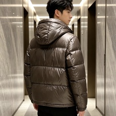 Burberry 2026秋冬新款巴宝莉连帽羽绒服 高级棕亮面面料,分格充绒不跑棉,蓬松保暖不显臃肿 内里经典格纹内衬, Burberry 2026秋冬新款巴宝莉连帽羽绒服 高级棕亮面面料,分格充绒不跑棉,蓬松保暖不显臃肿 内里经典格纹内衬,