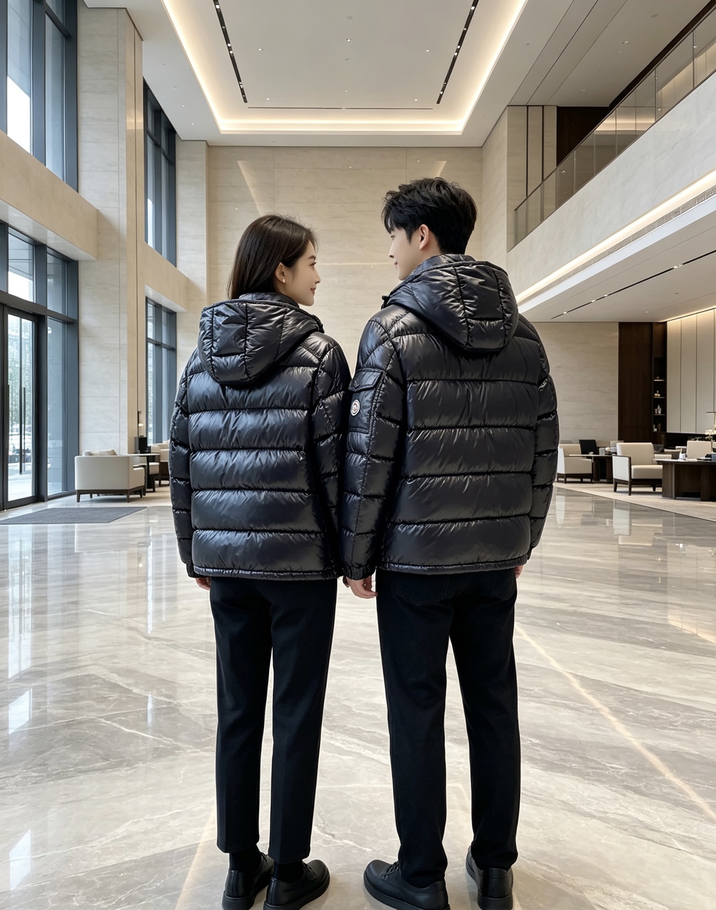 moncler 蒙口 2026秋冬新款连帽羽绒服 军绿、亮黑双色,风格区分清晰,受众全覆盖。 高密防风防水面料,表层顺滑 moncler 蒙口 2026秋冬新款连帽羽绒服 军绿、亮黑双色,风格区分清晰,受众全覆盖。 高密防风防水面料,表层顺滑