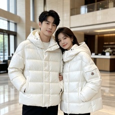 Moncler 蒙口 2026冬季御寒王牌|蒙口经典方格短款连帽羽绒 黑白双色齐发,百搭不出错,覆盖所有客户穿搭需求。 Moncler 蒙口 2026冬季御寒王牌|蒙口经典方格短款连帽羽绒 黑白双色齐发,百搭不出错,覆盖所有客户穿搭需求。