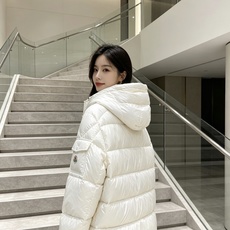 Moncler 蒙口 2026冬季御寒王牌|蒙口经典方格短款连帽羽绒 黑白双色齐发,百搭不出错,覆盖所有客户穿搭需求。 Moncler 蒙口 2026冬季御寒王牌|蒙口经典方格短款连帽羽绒 黑白双色齐发,百搭不出错,覆盖所有客户穿搭需求。