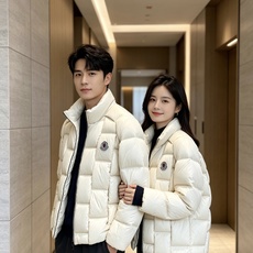 Moncler 蒙口 2026秋冬立领羽绒服上新 方格分仓锁绒,蓬松保暖不跑绒,上身轻盈不臃肿 加高立领+双头拉链防风, Moncler 蒙口 2026秋冬立领羽绒服上新 方格分仓锁绒,蓬松保暖不跑绒,上身轻盈不臃肿 加高立领+双头拉链防风,