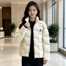 Moncler 蒙口 2026秋冬立领羽绒服上新 方格分仓锁绒,蓬松保暖不跑绒,上身轻盈不臃肿 加高立领+双头拉链防风, Moncler 蒙口 2026秋冬立领羽绒服上新 方格分仓锁绒,蓬松保暖不跑绒,上身轻盈不臃肿 加高立领+双头拉链防风,