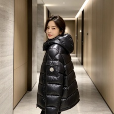 最高版本 Moncler 蒙口 2026秋冬玛雅经典连帽羽绒服 品牌常青热销玛雅基础版型 分段方格锁绒填充,轻盈蓬松,上 最高版本 Moncler 蒙口 2026秋冬玛雅经典连帽羽绒服 品牌常青热销玛雅基础版型 分段方格锁绒填充,轻盈蓬松,上