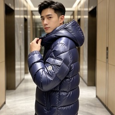 最高版本 Moncler 蒙口 2026秋冬玛雅经典连帽羽绒服 品牌常青热销玛雅基础版型 分段方格锁绒填充,轻盈蓬松,上 最高版本 Moncler 蒙口 2026秋冬玛雅经典连帽羽绒服 品牌常青热销玛雅基础版型 分段方格锁绒填充,轻盈蓬松,上