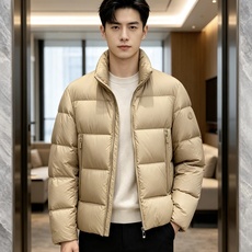 Moncler 蒙口 2026秋冬新款立领羽绒服 甄选95高品质白鸭绒填充,蓬松度拉满,轻软上身毫无负重感 极简立领双拉 Moncler 蒙口 2026秋冬新款立领羽绒服 甄选95高品质白鸭绒填充,蓬松度拉满,轻软上身毫无负重感 极简立领双拉