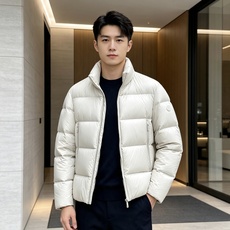 Moncler 蒙口 2026秋冬新款立领羽绒服 甄选95高品质白鸭绒填充,蓬松度拉满,轻软上身毫无负重感 极简立领双拉 Moncler 蒙口 2026秋冬新款立领羽绒服 甄选95高品质白鸭绒填充,蓬松度拉满,轻软上身毫无负重感 极简立领双拉