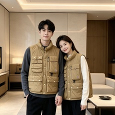 Moncler 蒙口 2026秋冬新款户外工装羽绒马甲上新✨ 填充90高纯度白鸭绒,轻盈保暖无臃肿感 多口袋工装立体剪裁 Moncler 蒙口 2026秋冬新款户外工装羽绒马甲上新✨ 填充90高纯度白鸭绒,轻盈保暖无臃肿感 多口袋工装立体剪裁