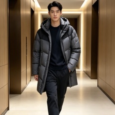Moncler 蒙口 2026秋冬拼色连帽中长款羽绒服 黑灰撞色拼接设计,大方格分段充绒,蓬松饱满,锁绒不跑棉 立体加大 Moncler 蒙口 2026秋冬拼色连帽中长款羽绒服 黑灰撞色拼接设计,大方格分段充绒,蓬松饱满,锁绒不跑棉 立体加大
