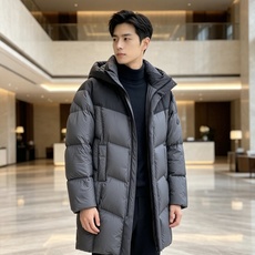 Moncler 蒙口 2026秋冬拼色连帽中长款羽绒服 黑灰撞色拼接设计,大方格分段充绒,蓬松饱满,锁绒不跑棉 立体加大 Moncler 蒙口 2026秋冬拼色连帽中长款羽绒服 黑灰撞色拼接设计,大方格分段充绒,蓬松饱满,锁绒不跑棉 立体加大