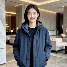 Prada 普拉达 2026秋冬新款工装连帽短款羽绒服外套,防风梭织面料,挺括抗皱,防水耐穿 可拆卸立体连帽,秋冬大风天 Prada 普拉达 2026秋冬新款工装连帽短款羽绒服外套,防风梭织面料,挺括抗皱,防水耐穿 可拆卸立体连帽,秋冬大风天