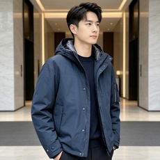 Prada 普拉达 2026秋冬新款工装连帽短款羽绒服外套,防风梭织面料,挺括抗皱,防水耐穿 可拆卸立体连帽,秋冬大风天 Prada 普拉达 2026秋冬新款工装连帽短款羽绒服外套,防风梭织面料,挺括抗皱,防水耐穿 可拆卸立体连帽,秋冬大风天