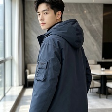 Prada 普拉达 2026秋冬新款工装连帽短款羽绒服外套,防风梭织面料,挺括抗皱,防水耐穿 可拆卸立体连帽,秋冬大风天 Prada 普拉达 2026秋冬新款工装连帽短款羽绒服外套,防风梭织面料,挺括抗皱,防水耐穿 可拆卸立体连帽,秋冬大风天