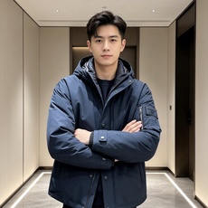 Prada 普拉达 2026秋冬新款工装连帽短款羽绒服外套,防风梭织面料,挺括抗皱,防水耐穿 可拆卸立体连帽,秋冬大风天 Prada 普拉达 2026秋冬新款工装连帽短款羽绒服外套,防风梭织面料,挺括抗皱,防水耐穿 可拆卸立体连帽,秋冬大风天