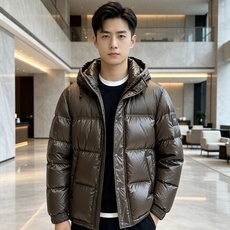FENDI|芬迪 2026秋冬短款羽绒上新 甄选95白鸭绒,蓬松度优秀,锁温防寒 经典方格充绒,防止羽绒移位 亮面质感面 FENDI|芬迪 2026秋冬短款羽绒上新 甄选95白鸭绒,蓬松度优秀,锁温防寒 经典方格充绒,防止羽绒移位 亮面质感面
