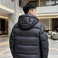 Burberry 巴宝莉 2026秋冬连帽短款羽绒服 甄选90新国标白鸭绒,蓬松度优秀,御寒轻盈 横格充绒工艺,均匀锁绒 Burberry 巴宝莉 2026秋冬连帽短款羽绒服 甄选90新国标白鸭绒,蓬松度优秀,御寒轻盈 横格充绒工艺,均匀锁绒