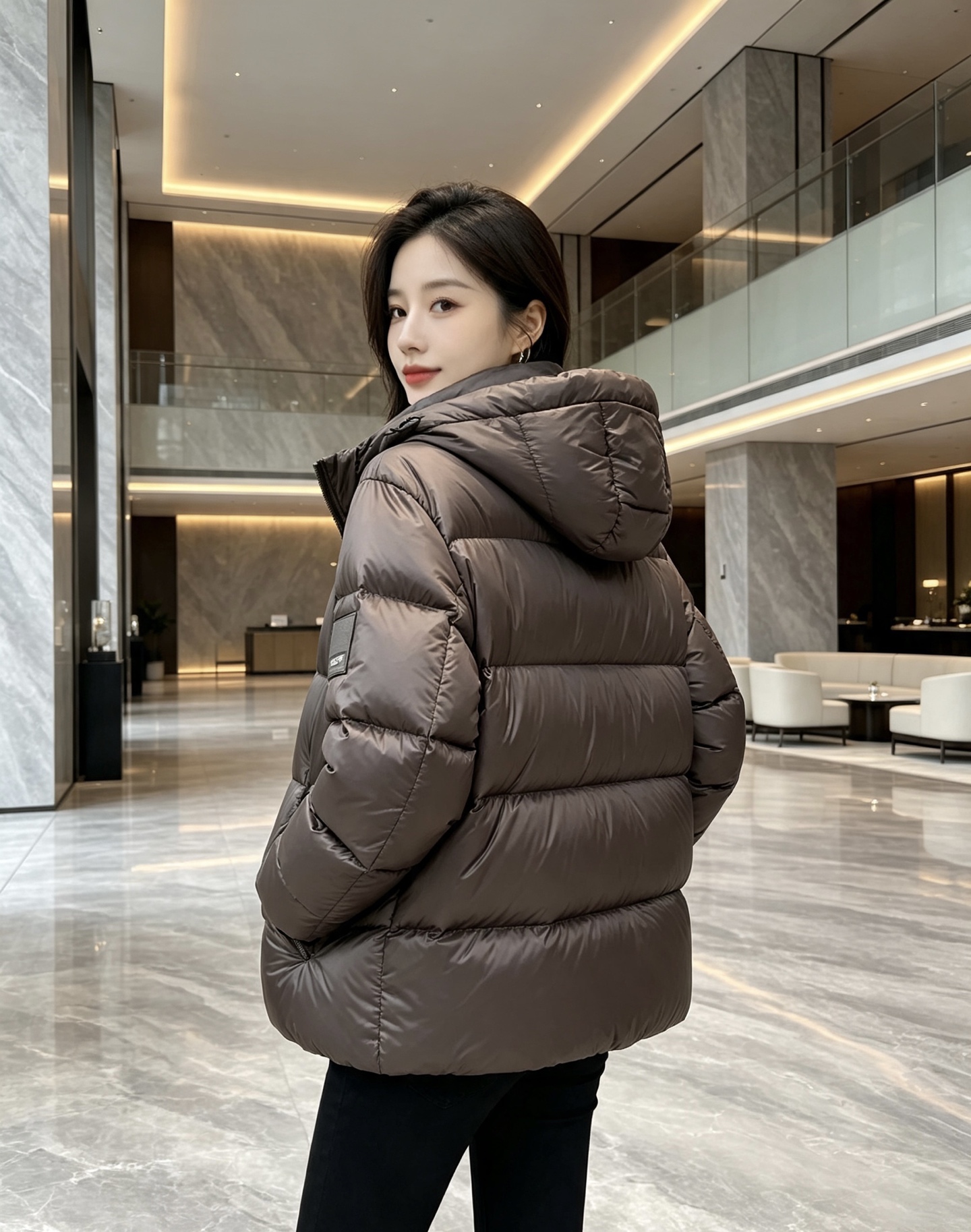 Burberry 巴宝莉 2026秋冬连帽短款羽绒服 甄选90新国标白鸭绒,蓬松度优秀,御寒轻盈 横格充绒工艺,均匀锁绒 Burberry 巴宝莉 2026秋冬连帽短款羽绒服 甄选90新国标白鸭绒,蓬松度优秀,御寒轻盈 横格充绒工艺,均匀锁绒