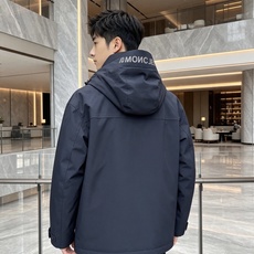Moncler × Pharrell Williams 蒙口联名工装连帽羽绒服|2026秋冬 Polartec防风面料+ Moncler × Pharrell Williams 蒙口联名工装连帽羽绒服|2026秋冬 Polartec防风面料+