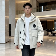 Moncler × Pharrell Williams 蒙口联名工装连帽羽绒服|2026秋冬 Polartec防风面料+ Moncler × Pharrell Williams 蒙口联名工装连帽羽绒服|2026秋冬 Polartec防风面料+