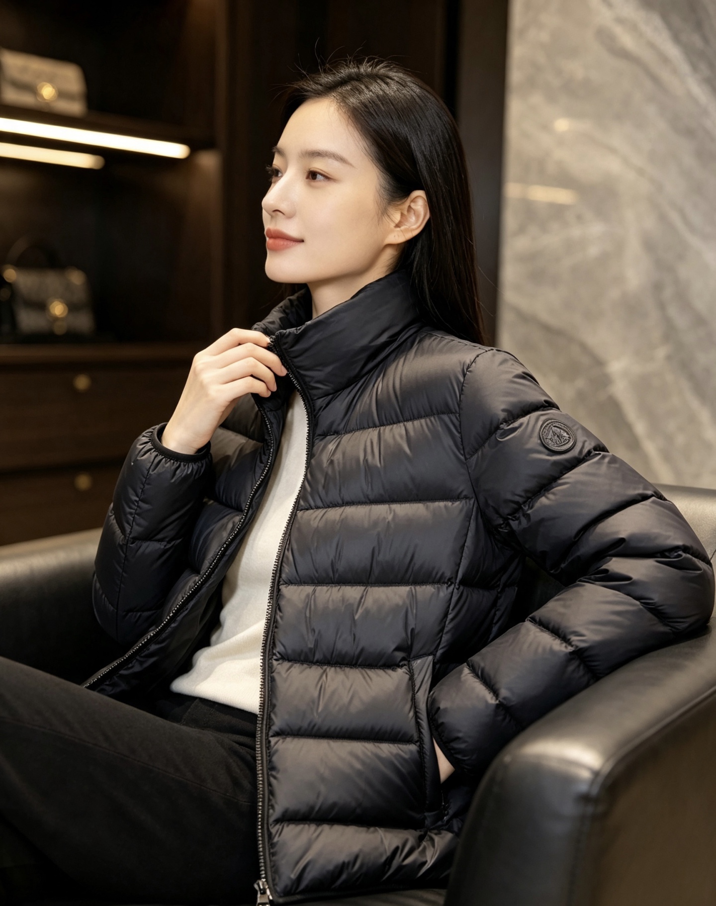 Moncler 盟可睐 2026秋冬新款立领短款羽绒服 90新国标白鸭绒,绒朵蓬松充盈,保暖性能出色,上身轻盈不臃肿,无 Moncler 盟可睐 2026秋冬新款立领短款羽绒服 90新国标白鸭绒,绒朵蓬松充盈,保暖性能出色,上身轻盈不臃肿,无