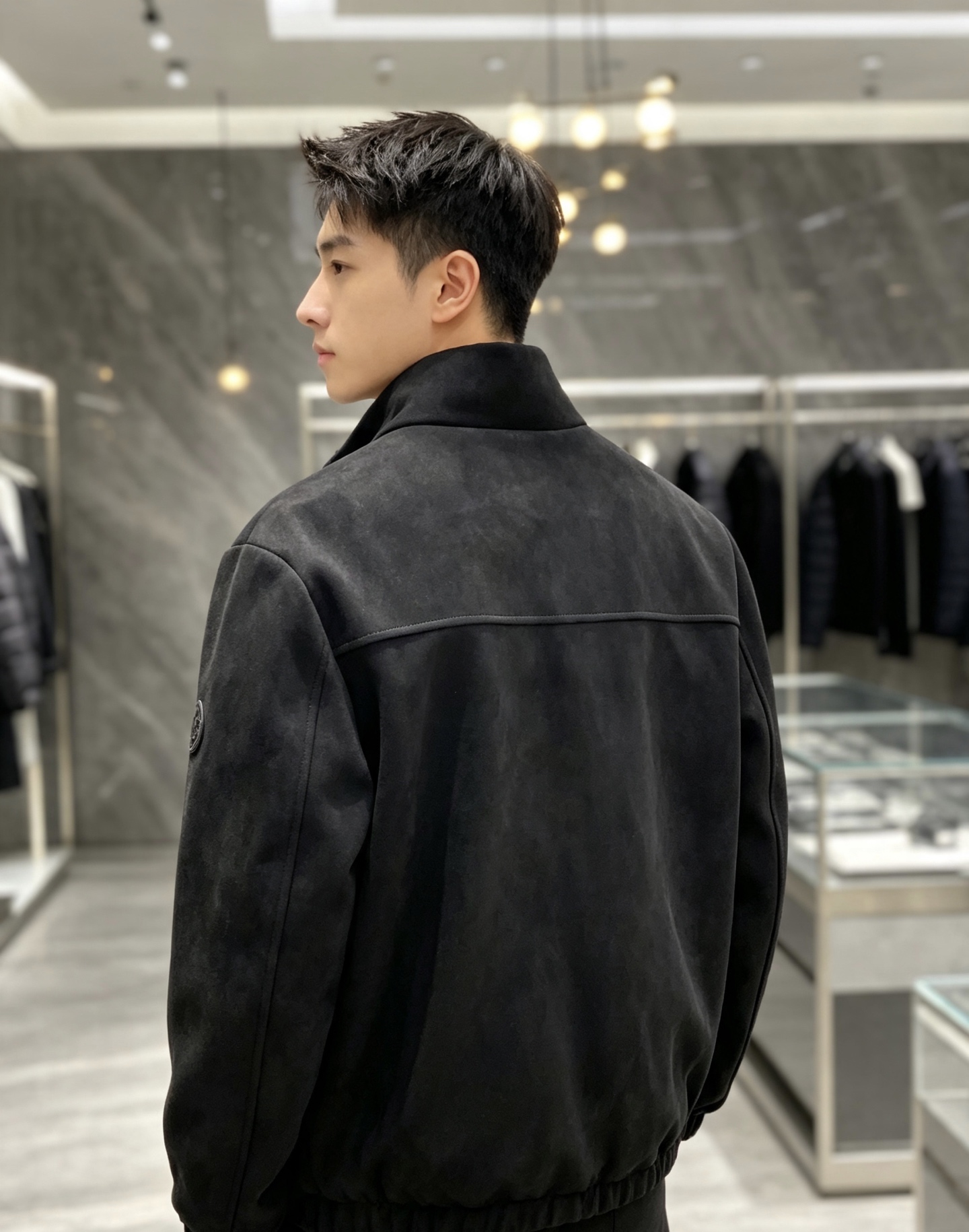 Moncler 蒙口 2026秋冬新款两面穿立领羽绒服，甄选90新国标白鸭绒，绒朵蓬松充盈，保暖性能出众，整体轻量化剪裁