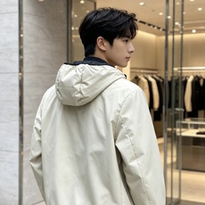 Moncler 蒙口 2026秋冬新款连帽轻薄羽绒服 90新国标白鸭绒填充,轻盈蓬松,上身无厚重感,兼顾保暖与舒适度 原 Moncler 蒙口 2026秋冬新款连帽轻薄羽绒服 90新国标白鸭绒填充,轻盈蓬松,上身无厚重感,兼顾保暖与舒适度 原