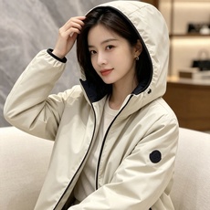 Moncler 蒙口 2026秋冬新款连帽轻薄羽绒服 90新国标白鸭绒填充,轻盈蓬松,上身无厚重感,兼顾保暖与舒适度 原 Moncler 蒙口 2026秋冬新款连帽轻薄羽绒服 90新国标白鸭绒填充,轻盈蓬松,上身无厚重感,兼顾保暖与舒适度 原