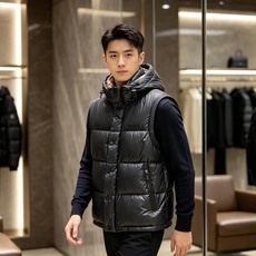 Burberry 巴宝莉 2026秋冬新款可拆卸连帽羽绒服,甄选90新国标白鸭绒填充,绒朵蓬松,御寒保暖。全套原版五金辅 Burberry 巴宝莉 2026秋冬新款可拆卸连帽羽绒服,甄选90新国标白鸭绒填充,绒朵蓬松,御寒保暖。全套原版五金辅