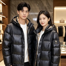 Burberry 巴宝莉 2026秋冬新款可拆卸连帽羽绒服,甄选90新国标白鸭绒填充,绒朵蓬松,御寒保暖。全套原版五金辅 Burberry 巴宝莉 2026秋冬新款可拆卸连帽羽绒服,甄选90新国标白鸭绒填充,绒朵蓬松,御寒保暖。全套原版五金辅