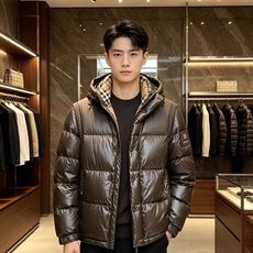 Burberry 巴宝莉 2026秋冬新款可拆卸连帽羽绒服,甄选90新国标白鸭绒填充,绒朵蓬松,御寒保暖。全套原版五金辅 Burberry 巴宝莉 2026秋冬新款可拆卸连帽羽绒服,甄选90新国标白鸭绒填充,绒朵蓬松,御寒保暖。全套原版五金辅
