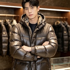 Burberry 巴宝莉 2026秋冬新款可拆卸连帽羽绒服,甄选90新国标白鸭绒填充,绒朵蓬松,御寒保暖。全套原版五金辅 Burberry 巴宝莉 2026秋冬新款可拆卸连帽羽绒服,甄选90新国标白鸭绒填充,绒朵蓬松,御寒保暖。全套原版五金辅