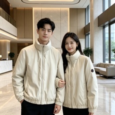Moncler 蒙口 2026秋冬新款立领短款羽绒服 90新国标白鸭绒,羽绒填充饱满,保暖效果出众,上身轻便舒适,不会显 Moncler 蒙口 2026秋冬新款立领短款羽绒服 90新国标白鸭绒,羽绒填充饱满,保暖效果出众,上身轻便舒适,不会显
