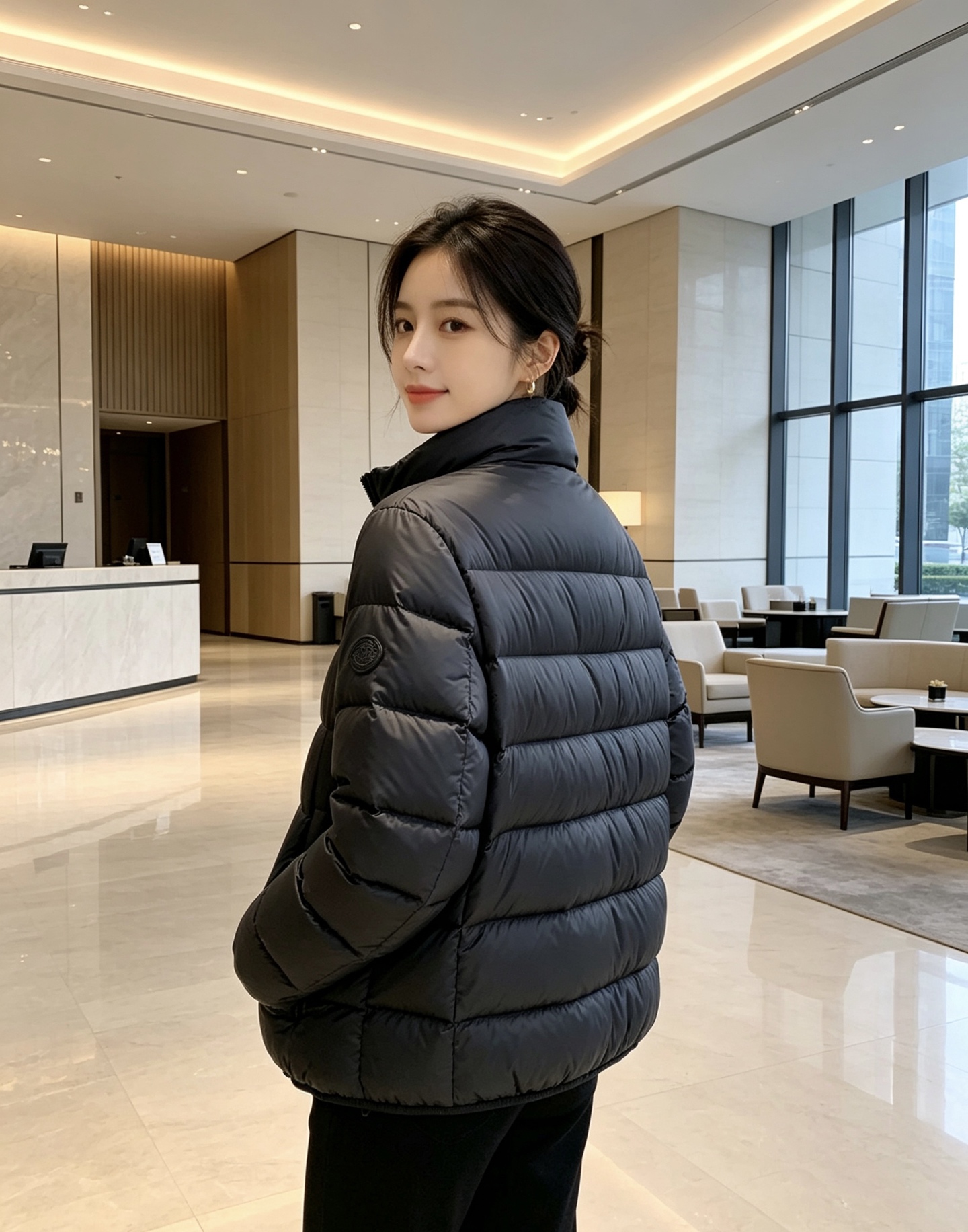 Moncler 盟可睐 2026秋冬新款立领短款羽绒服 90新国标白鸭绒,绒朵蓬松充盈,保暖性能出色,上身轻盈不臃肿,无 Moncler 盟可睐 2026秋冬新款立领短款羽绒服 90新国标白鸭绒,绒朵蓬松充盈,保暖性能出色,上身轻盈不臃肿,无