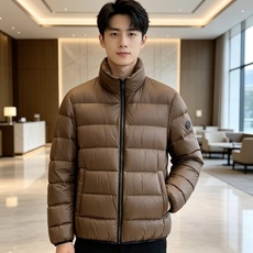 Moncler 盟可睐 2026秋冬新款立领短款羽绒服 90新国标白鸭绒,绒朵蓬松充盈,保暖性能出色,上身轻盈不臃肿,无 Moncler 盟可睐 2026秋冬新款立领短款羽绒服 90新国标白鸭绒,绒朵蓬松充盈,保暖性能出色,上身轻盈不臃肿,无