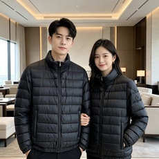 Moncler 蒙口 2026秋冬新款两面穿立领羽绒服,甄选90新国标白鸭绒,绒朵蓬松充盈,保暖性能出众,整体轻量化剪裁 Moncler 蒙口 2026秋冬新款两面穿立领羽绒服,甄选90新国标白鸭绒,绒朵蓬松充盈,保暖性能出众,整体轻量化剪裁