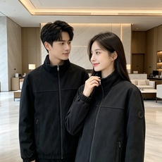 Moncler 蒙口 2026秋冬新款两面穿立领羽绒服,甄选90新国标白鸭绒,绒朵蓬松充盈,保暖性能出众,整体轻量化剪裁 Moncler 蒙口 2026秋冬新款两面穿立领羽绒服,甄选90新国标白鸭绒,绒朵蓬松充盈,保暖性能出众,整体轻量化剪裁