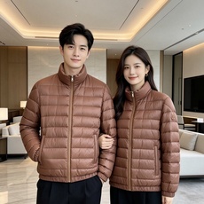 Moncler 蒙口 2026秋冬新款两面穿立领羽绒服,甄选90新国标白鸭绒,绒朵蓬松充盈,保暖性能出众,整体轻量化剪裁 Moncler 蒙口 2026秋冬新款两面穿立领羽绒服,甄选90新国标白鸭绒,绒朵蓬松充盈,保暖性能出众,整体轻量化剪裁