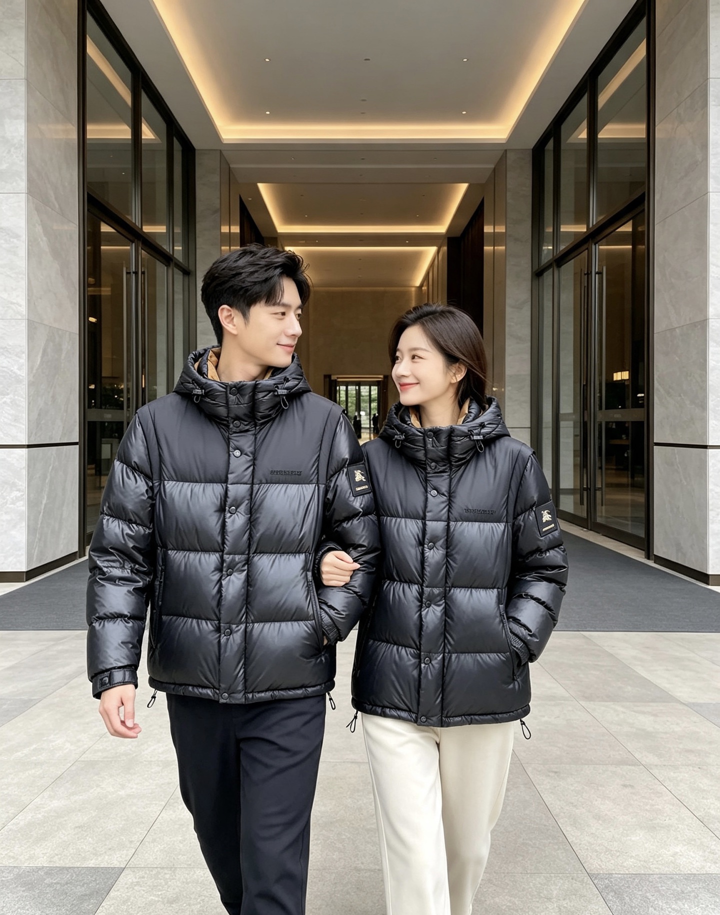 Burberry 巴宝莉 2026秋冬新款可拆卸连帽羽绒服,甄选90新国标白鸭绒填充,绒朵蓬松,御寒保暖。全套原版五金辅 Burberry 巴宝莉 2026秋冬新款可拆卸连帽羽绒服,甄选90新国标白鸭绒填充,绒朵蓬松,御寒保暖。全套原版五金辅
