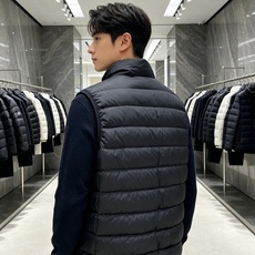 Moncler 蒙口 2026秋冬新款二合一可拆连帽羽绒服马甲 原版定制拉链五金,袖臂经典徽章标,胸前品牌字母印花 90 Moncler 蒙口 2026秋冬新款二合一可拆连帽羽绒服马甲 原版定制拉链五金,袖臂经典徽章标,胸前品牌字母印花 90