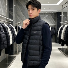 Moncler 蒙口 2026秋冬新款二合一可拆连帽羽绒服马甲 原版定制拉链五金,袖臂经典徽章标,胸前品牌字母印花 90 Moncler 蒙口 2026秋冬新款二合一可拆连帽羽绒服马甲 原版定制拉链五金,袖臂经典徽章标,胸前品牌字母印花 90