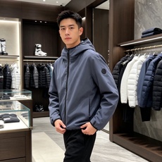 Moncler盟可睐 2026秋冬新款连帽轻薄羽绒服 原版定制拉链五金,袖臂低调暗纹徽章标,简约高级感 防风耐磨面料,9 Moncler盟可睐 2026秋冬新款连帽轻薄羽绒服 原版定制拉链五金,袖臂低调暗纹徽章标,简约高级感 防风耐磨面料,9
