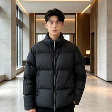 Dior迪奥 2026秋冬新款立领短款羽绒服✨ 热门明星私服同款外套,低调高级,出镜率超高 甄选90新国标白鸭绒,充绒饱 Dior迪奥 2026秋冬新款立领短款羽绒服✨ 热门明星私服同款外套,低调高级,出镜率超高 甄选90新国标白鸭绒,充绒饱