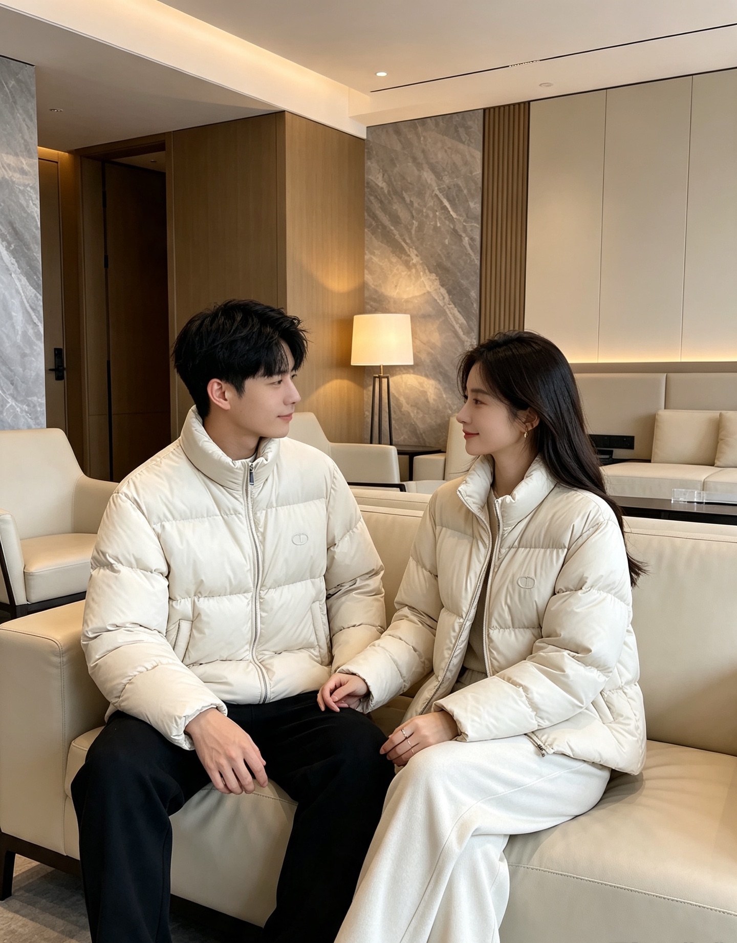 Dior迪奥 2026秋冬新款立领短款羽绒服✨ 热门明星私服同款外套,低调高级,出镜率超高 甄选90新国标白鸭绒,充绒饱 Dior迪奥 2026秋冬新款立领短款羽绒服✨ 热门明星私服同款外套,低调高级,出镜率超高 甄选90新国标白鸭绒,充绒饱