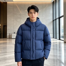 Dior迪奥 2026秋冬新款连帽短款羽绒服✨ 热门明星私服上身款,低调简约,秋冬穿搭出镜率很高 甄选90新国标白鸭绒, Dior迪奥 2026秋冬新款连帽短款羽绒服✨ 热门明星私服上身款,低调简约,秋冬穿搭出镜率很高 甄选90新国标白鸭绒,