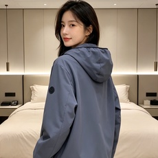 Moncler盟可睐 2026秋冬新款连帽轻薄羽绒服 原版定制拉链五金,袖臂低调暗纹徽章标,简约高级感 防风耐磨面料,9 Moncler盟可睐 2026秋冬新款连帽轻薄羽绒服 原版定制拉链五金,袖臂低调暗纹徽章标,简约高级感 防风耐磨面料,9