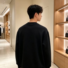 Loewe 罗意威 2026秋冬新款休闲圆领空气层卫衣 经典Anagram刺绣logo,艺术感十足。选用空气层面料,柔软 Loewe 罗意威 2026秋冬新款休闲圆领空气层卫衣 经典Anagram刺绣logo,艺术感十足。选用空气层面料,柔软